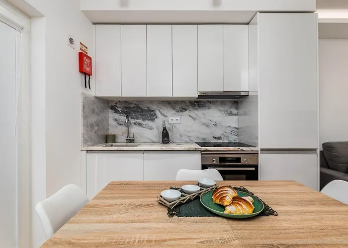 New! 2 Min From Apartment