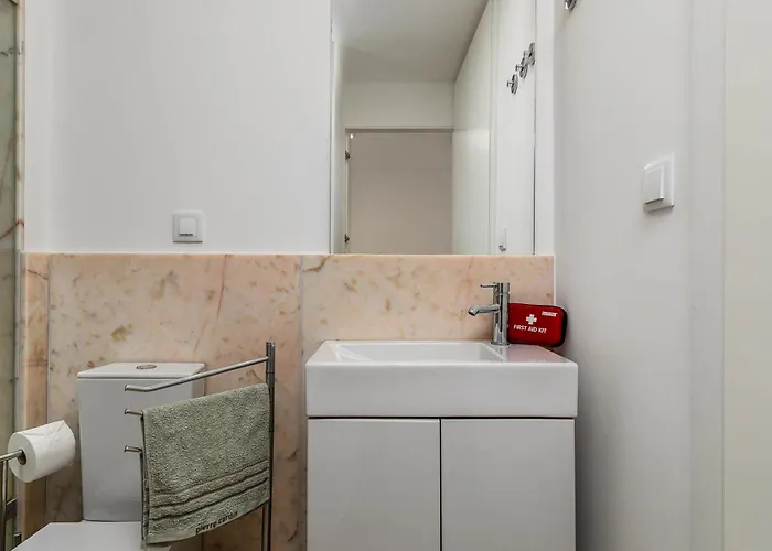 Apartment New! 2 Min From Sesimbra